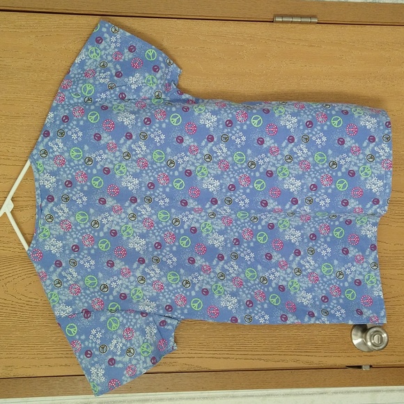 Absolute Scrub Top - Picture 6 of 9